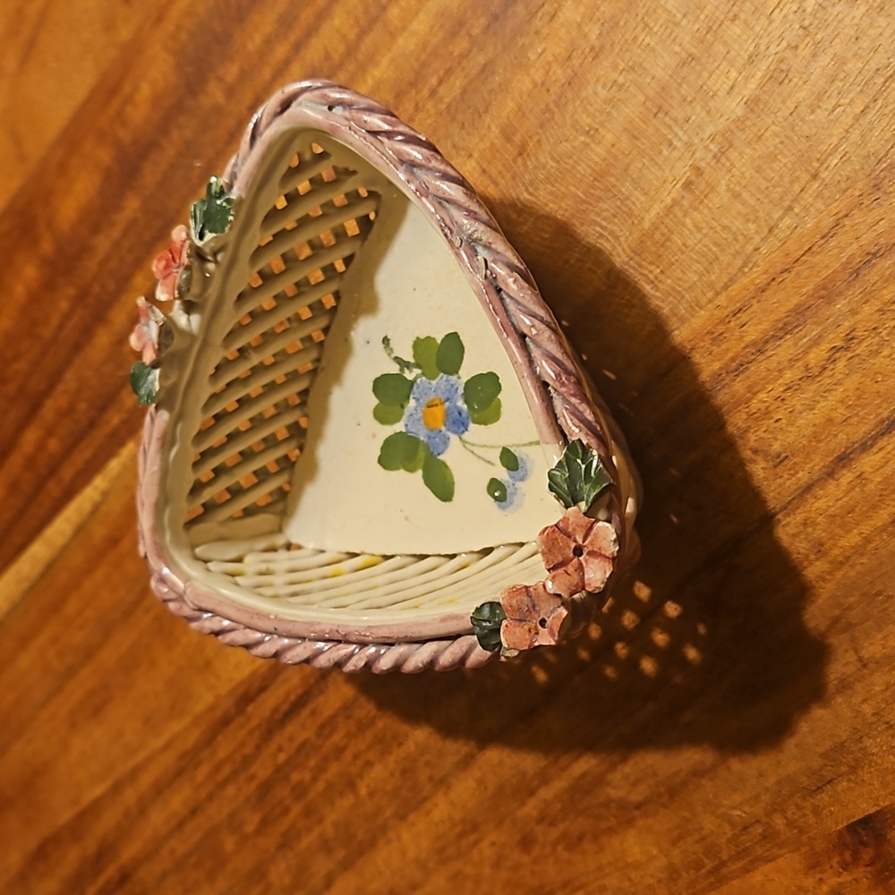 Vintage ceramic glass basket